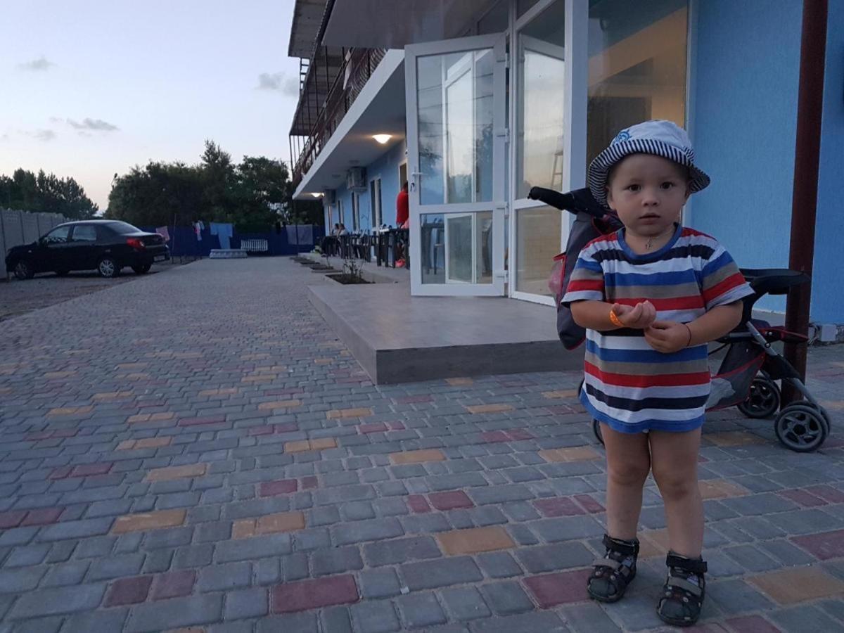 Гостиница "Атлант" Zaliznyy Port Exterior foto
